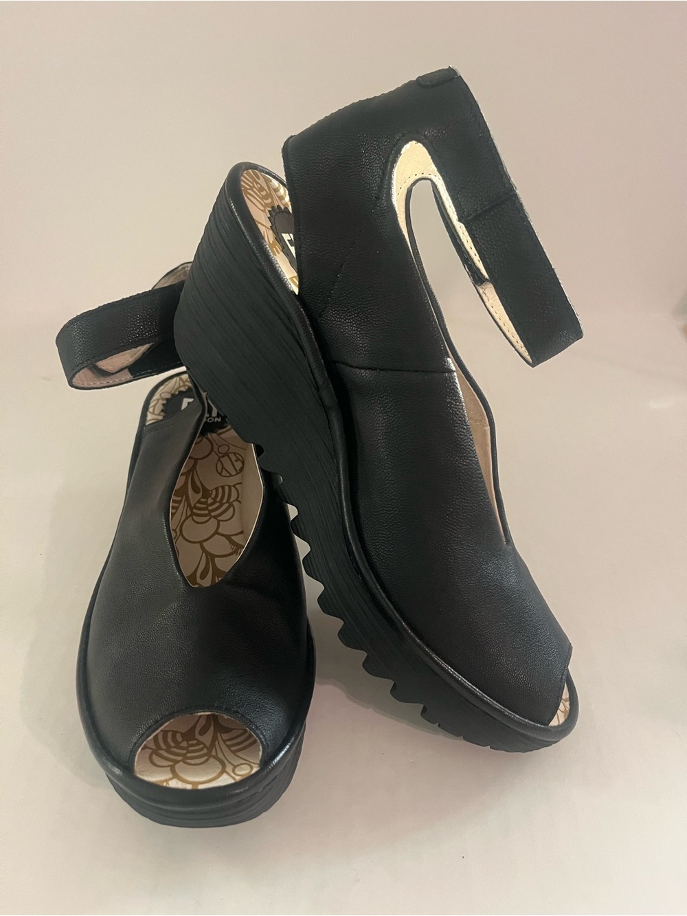 Fly London Black Peep-Toe Wedge Slingback Sandals Sz 8.5